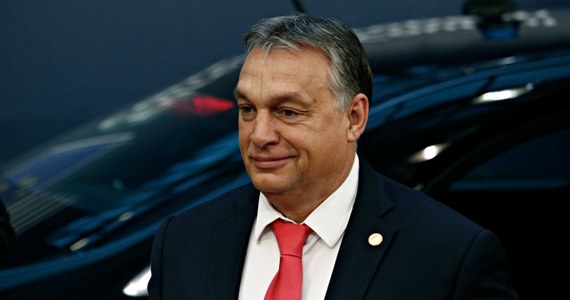 "Nie będziemy pomagać Ukrainie w taki sposób, by zrujnować gospodarczo Węgry" - powiedział premier Viktor Orbán podczas wizyty w Berlinie. Polityk zapewnił jednak, że Węgry zgadzają się z Unią Europejską w fundamentalnej sprawie - Rosja dokonała agresji i złamała prawo międzynarodowe.