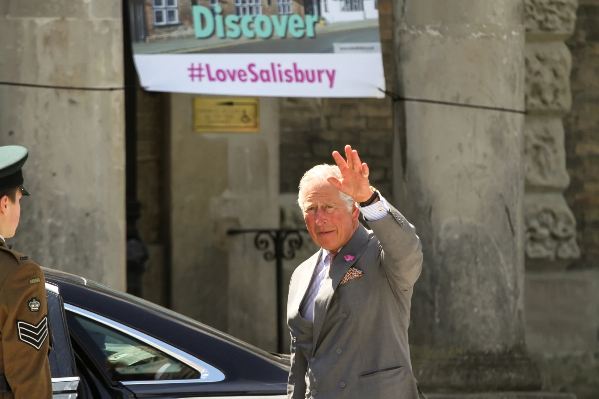 Koronacja nowego króla Wielkiej Brytanii Karola III odbędzie się w sobotę, 6 maja 2023 roku w Opactwie Westminsterskim w Londynie – ogłosił Pałac Buckingham.