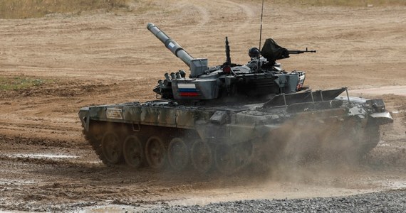 Z magazynów wojskowych na Białorusi wydzielono 20 czołgów T-72 i część z nich już wysłano do Rosji - podał sztab generalny armii ukraińskiej. W raporcie sztab podkreśla, że Alaksandr Łukaszenka zadeklarował pomoc dla Rosji w wojnie przeciw Ukrainie.