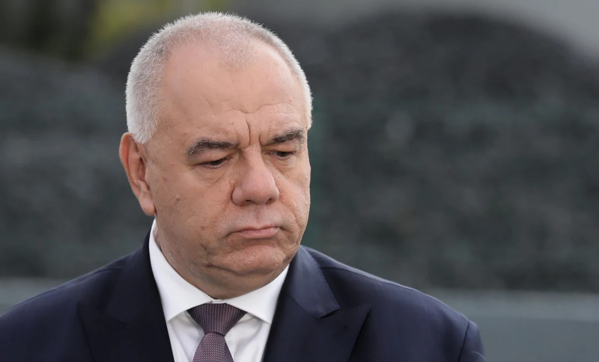 Rząd rezygnuje z pomysłu wprowadzenia tak zwanej daniny Sasina - ustalili dziennikarze RMF FM. Chodzi o proponowany przez wicepremiera Jacka Sasina drakoński, bo aż 50-procentowy podatek od nadmiarowych zysków największych polskich firm. Już samo ogłoszenie pomysłu wprowadzenia tego podatku zatrzęsło warszawską giełdą, powodując wielomiliardowe straty.