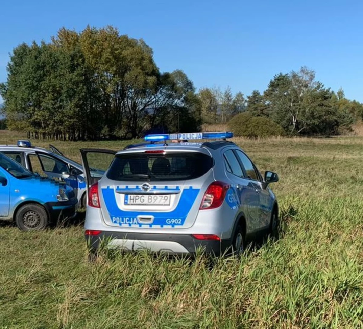 Za ucieczkę przed policją i próbę potrącenia policjanta odpowie 61-letni kierowca z powiatu nowotarskiego. Pirat drogowy stracił prawo jazdy i stanie przed sądem.