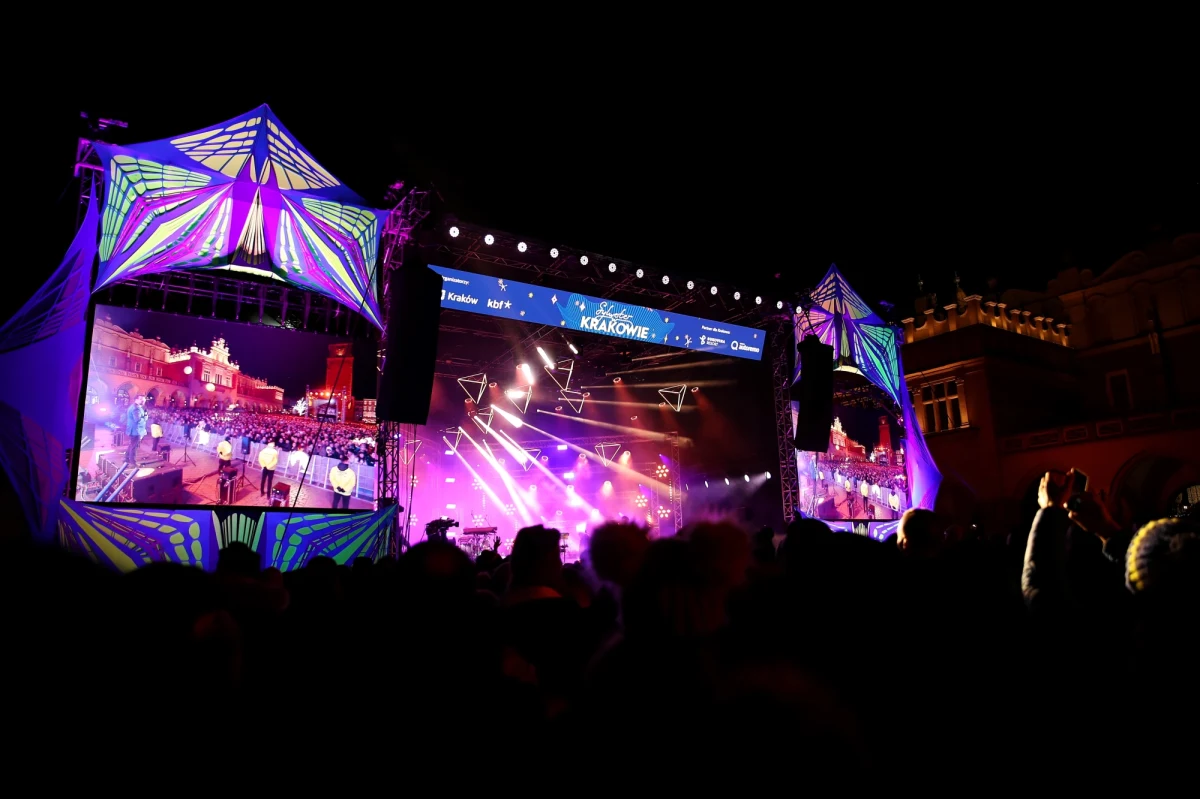Krakowianie nie pożegnają starego roku podczas miejskiej zabawy sylwestrowej na Rynku Głównym. Krakowskie Biuro Festiwalowe zrezygnowało z organizacji koncertu. Powód? Kryzys gospodarczy i energetyczny.