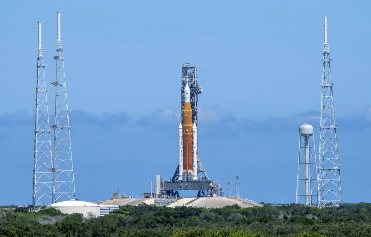 NASA poinformowała, że 14 listopada podejmie kolejną próbę wystrzelenia w kierunku Księżyca rakiety Space Launch System (SLS) w ramach misji Artemis I. Dotychczasowe loty uniemożliwiały problemy techniczne oraz pogoda. 