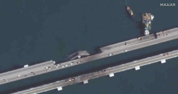 Ruch samochody został wznowiony na Moście Krymskim – potwierdzają to najnowsze zdjęcia satelitarne. 8 października na moście doszło do wybuchu i pożaru. 