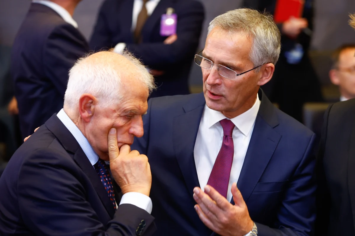 Każdy atak nuklearny Rosji na Ukrainę spowoduje odpowiedź militarną Zachodu, która "unicestwi" wojska rosyjskie - zapowiedział w czwartek wysoki przedstawiciel Unii Europejskiej ds. zagranicznych i polityki bezpieczeństwa Josep Borrell.