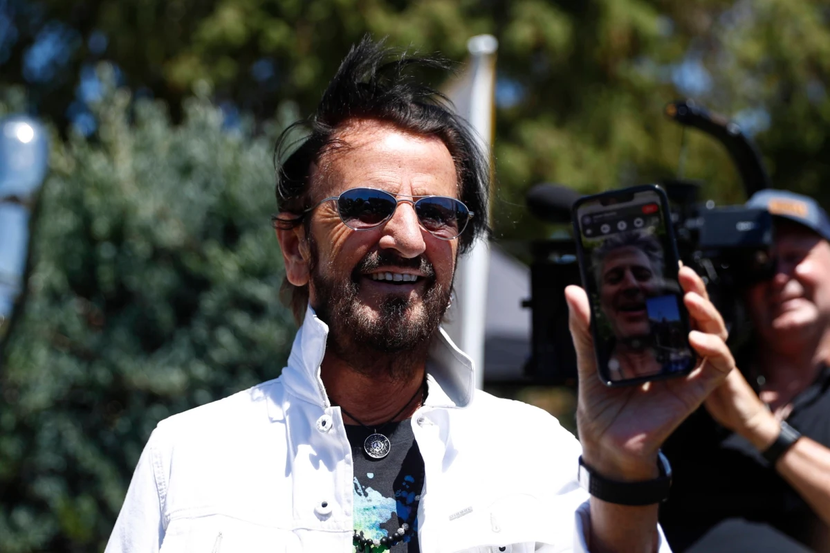 Były perkusista zespołu The Beatles, Ringo Starr, odwołał w czwartek pozostałe koncerty w Ameryce Północnej po pozytywnym wyniku testu na Covid-19. 82-letni Starr już po raz drugi zakaził się koronawirusem.