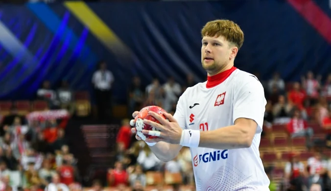 Syprzak w ogniu krytyki. Legenda nie chce go widzieć, grozi mu kara