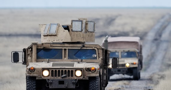 ​Pentagon poinformował w piątek o kolejnej transzy pomocy wojskowej dla Ukrainy wartej 725 mln dolarów. W zestawie znalazło się m.in. ponad 200 pojazdów Humvee (HMMWV), rakiety przeciwradarowe HARM i amunicja do systemów HIMARS.