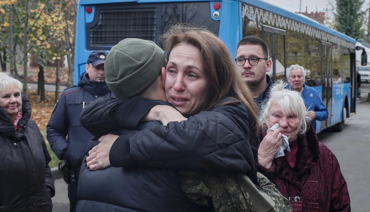 Amerykański Instytut Studiów nad Wojną (ISW) ocenił, że ogłoszone przez Władimira Putina zawieszenie "częściowej mobilizacji" wiąże się z chęcią uwolnienia komisji uzupełnień na rzecz jesiennego poboru, który przewiduje powołanie 120 tysięcy mężczyzn w Rosji.
