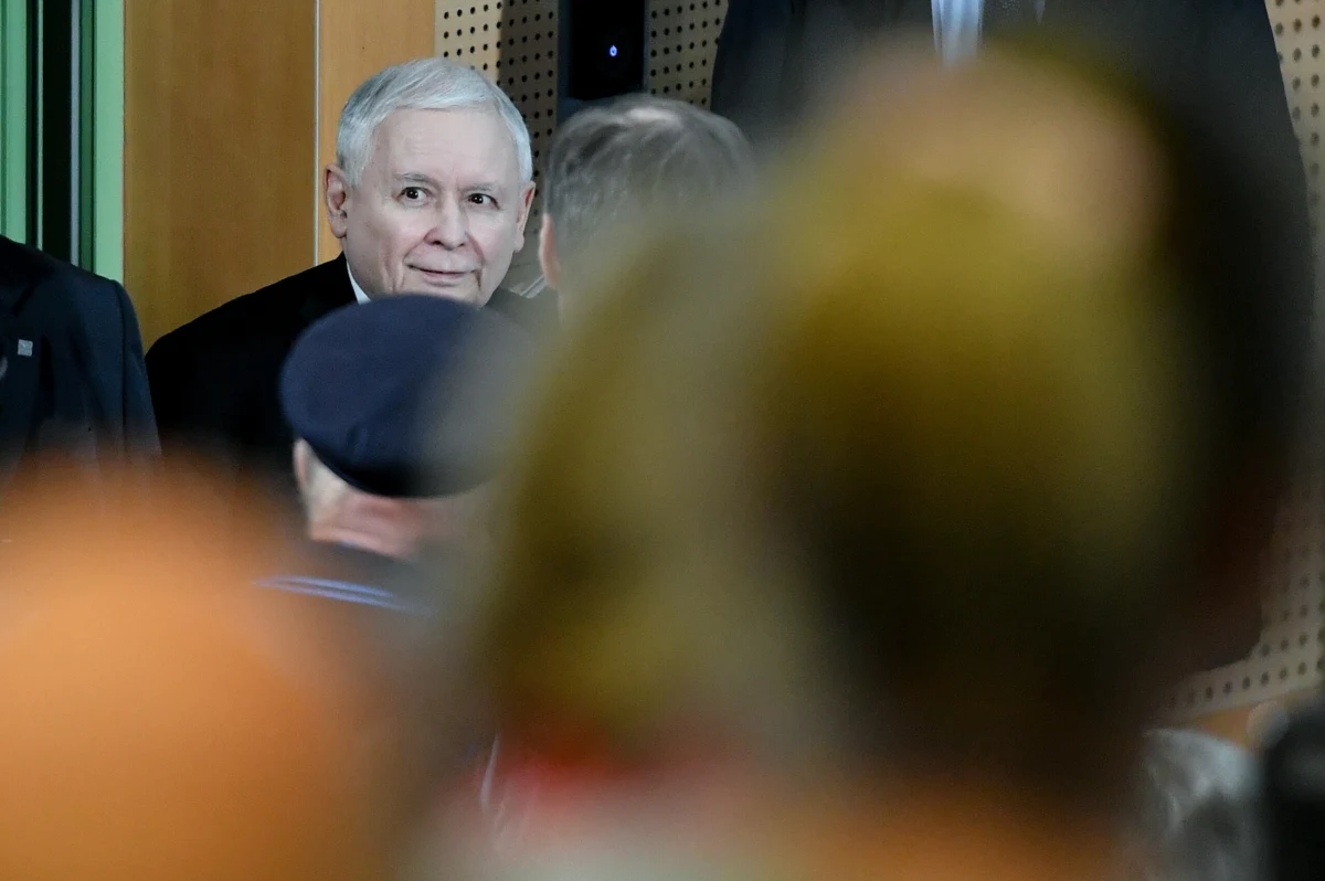 "Chcemy mieć silną armię we wszystkich aspektach poza tym, że nie planujemy tego, żeby mieć broń nuklearną. To jest w tej chwili niemożliwe, chociaż by nam się przydała" – powiedział w Myszkowie (Śląskie) prezes PiS Jarosław Kaczyński.