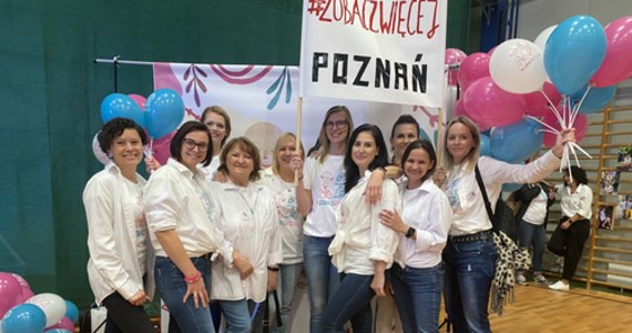 Reprezentantki dwunastu miast, dotknięte chorobą onkologiczną, wzięły udział w finale projektu fotograficznego "Zobacz Więcej". Fotografka Magda Rdest-Nowak przez kilka miesięcy robiła zdjęcia kobietom walczącym z rakiem. W Skierniewicach zorganizowała wystawę fotografii 365 uczestniczek projektu.