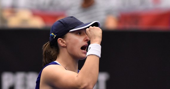 Iga Świątek wygrała z Amerykanką Jessiką Pegulą (4.) 4:6, 6:2, 6:2 w półfinale turnieju WTA 500 na kortach twardych w San Diego. Dla polskiej tenisistki to dziewiąty finał w tym roku.