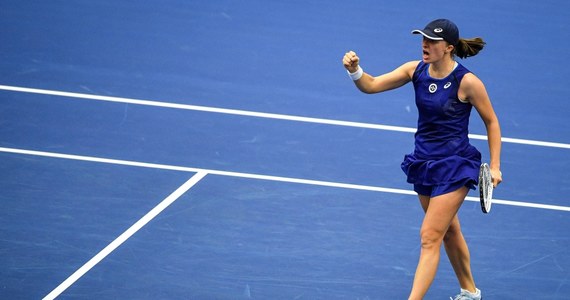 Liderka światowego rankingu Iga Świątek pokonała Chorwatkę Donnę Vekic 6:3, 3:6, 6:0 w finale turnieju WTA 500 na kortach twardych w amerykańskim San Diego (pula 758 tys. dolarów). 21-letnia tenisistka wywalczyła 11. tytuł w karierze, a ósmy w tym roku.