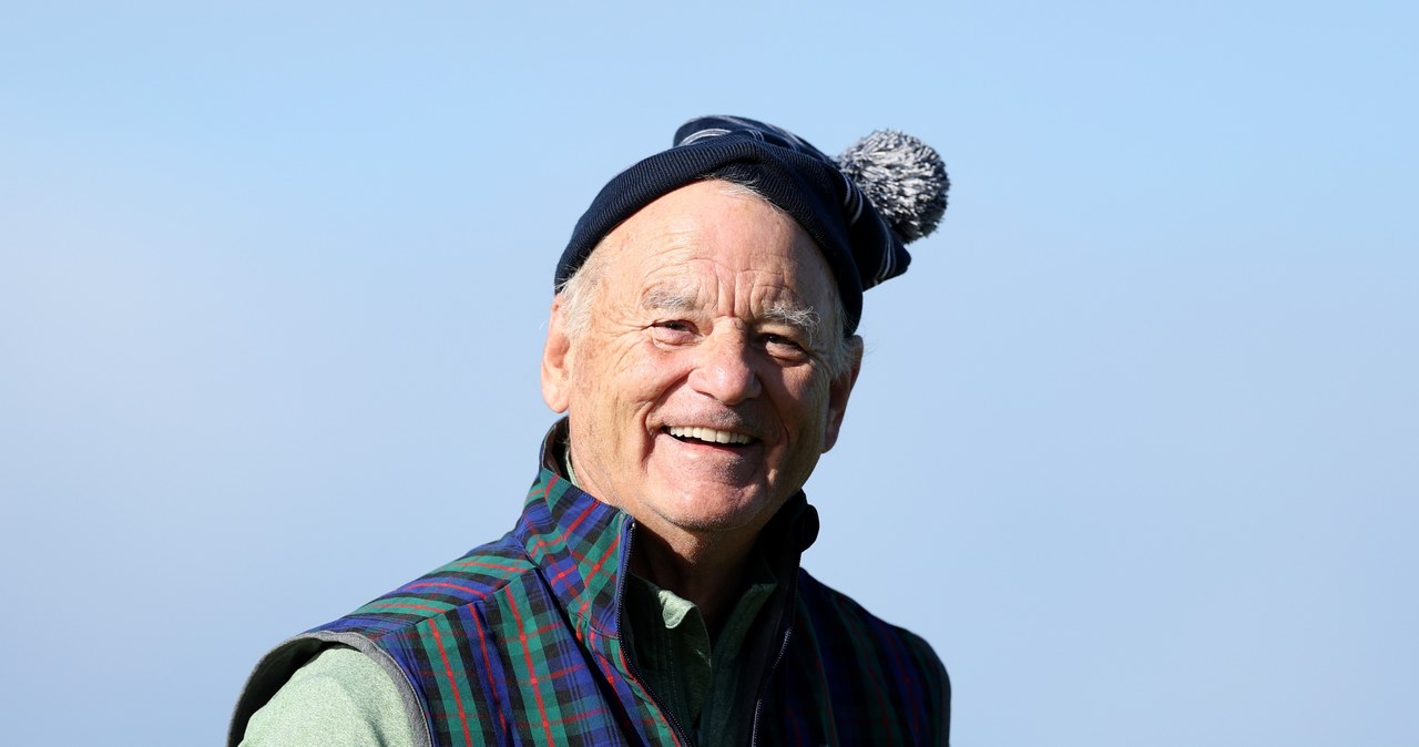 Bill Murray nie ma ostatnio dobrej prasy. Od pewnego czasu kolejni jego dawni współpracownicy zarzucają mu niewłaściwe zachowanie i stosowanie przemocy na planie. Do grona gwiazd skarżących się na Murraya dołączył właśnie Seth Green. Komik opowiedział o szokującym incydencie, który miał miejsce wiele lat temu na planie "Saturday Night Live". "W pewnym momencie podniósł mnie za kostki i wymachując mną nad koszem na śmieci powiedział: 'Śmieci trafiają do kosza na śmieci', po czym mnie tam wrzucił, a kosz się przewrócił. Byłem przerażony" - relacjonuje Green.