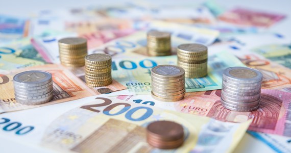 Pieniądze z unijnych funduszy spójności są na razie niedostępne dla Polski - informuje "Financial Times". Tym samym potwierdzają wcześniejsze informacje dziennikarki RMF FM Katarzyny Szymańskiej-Borginon. 