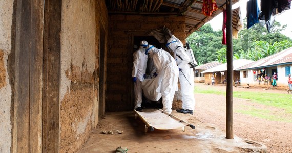 W związku z rozprzestrzenianiem się wirusa ebola w Ugandzie prezydent tego kraju Yoweri Museveni ogłosił wprowadzenie trzytygodniowego lockdownu w dwóch najbardziej narażonych dystryktach. Mowa o Mubende i Kassanda w środkowej części kraju.