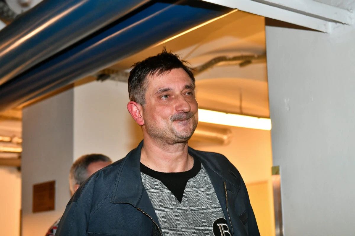 Zawiadomienie o możliwości popełnienia przestępstwa przez jednego ze świadków w śledztwie dotyczącym działalności spółki Work Service zapowiada obrona byłego prezesa tej spółki Tomasza Misiaka. On wraz z trzema innymi osobami został w zeszłym tygodniu zatrzymany we wspólnej akcji CBA i CBŚP. Sąd odrzucił wniosek prokuratury, odmówił aresztowań wszystkich zatrzymanych i wypuścił ich bez żadnych środków zapobiegawczych. 