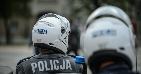 Do szpitala trafili dwaj policjanci ranni w wypadku w Kościanie. Funkcjonariusze brali udział w zderzeniu z dwoma autami. 