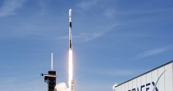 Amerykański Departament Obrony rozważa pokrycie kosztów sieci satelitarnej Starlink stanowiącej ważny środek komunikacji dla ukraińskiego wojska. Satelitarne terminale internetowe zaprojektowała firma SpaceX Elona Muska.