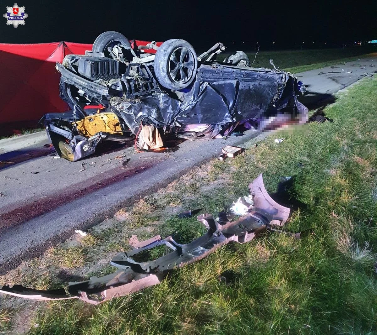 Policjanci pod nadzorem prokuratury wyjaśniają okoliczności tragicznego wypadku przy obwodnicy Opola Lubelskiego. Na miejscu zginął 39-latek z Lublina.

