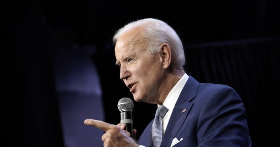 Prezydent Joe Biden oglosi w środę skierowanie na rynek dodatkowych 15 mln baryłek ropy z rezerwy strategicznej  USA w ramach odpowiedzi na zapowiedziane przez kraje OPEC+ ograniczenie wydobycia tego surowca - ujawniły we wtorek źródła w Białym Domu. Biden ma również zapowiedzieć możliwość dalszych takich posunięć.