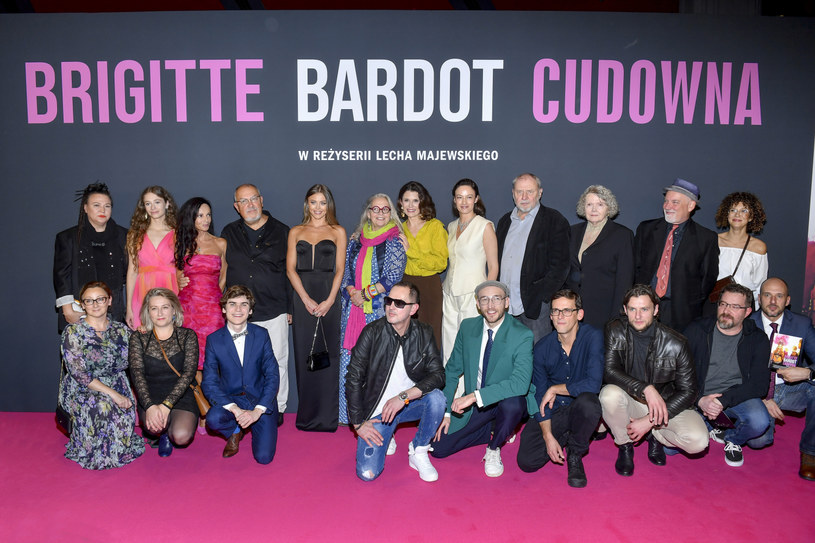 W warszawskim Cinema City Sadyba Best Mall odbyła się we wtorek uroczysta premiera filmu Lacha Majewskiego "Brigitte Bardot cudowna", z Joanną Opozdą w roli ikony kina francuskiego. Kto pojawił się na uroczystym pokazie?