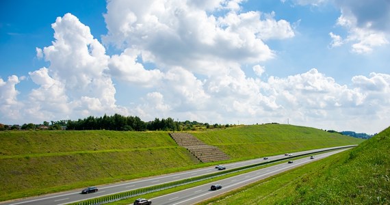 Dwie firmy chcą wykonać ekspertyzę techniczną i przygotować plan remontu części śląskiego odcinka autostrady A-1 w okolicy Piekar Śląskich. Wybór wykonawcy i podpisanie umowy w tej sprawie, ma nastąpić na przełomie roku.