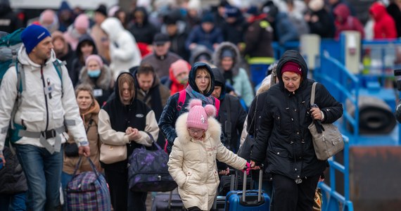 Komisja Europejska wypłaciła Polsce 144,6 milionów euro, czyli blisko 700 mln złotych za pomoc, jakiej nasz kraj udzielił uchodźcom wojennym z Ukrainy. Według ostatnich danych w naszym kraju obecnie zarejestrowanych jest 1,3 miliona ukraińskich uciekinierów. Zimą mogą przybyć kolejni. Szacunki mówią o pół milionie Ukraińców.   