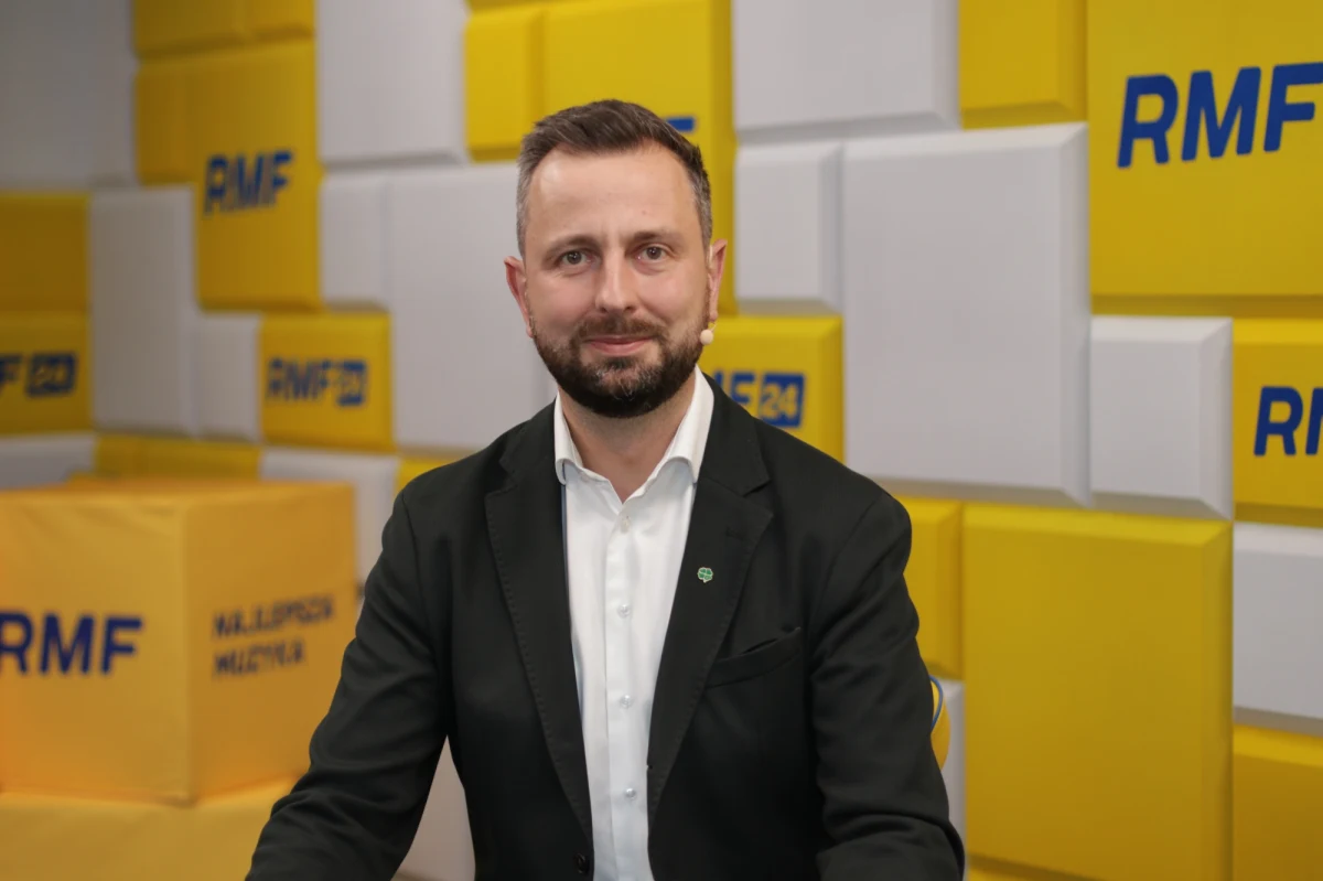 "PiS zwiększyło zakup węgla z Rosji i zablokował odnawialne źródła energii (OZE) - to są jedne z pierwszych decyzji, to jest styczeń 2016 roku" - powiedział Władysław Kosiniak-Kamysz, prezes Polskiego Stronnictwa Ludowego, który był gościem Popołudniowej rozmowy w RMF FM. Prezes PSL-u mówił również m.in. o głosowaniu w Sejmie w sprawie odwołania rządu Mateusza Morawieckiego. "To będzie test wiarygodności dla Konfederacji, czy są po stronie dzisiaj rządzących i tych wysokich cen energii czy chcą zmian" - stwierdził.