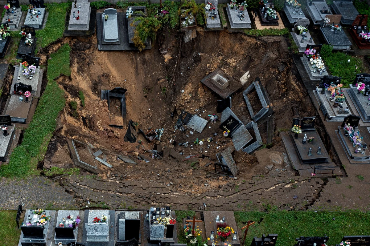 ​Spółka Restrukturyzacji Kopalń zamierza docelowo przebadać przy użyciu georadaru teren o powierzchni blisko 100 ha w rejonie zapadliska w Trzebini (Małopolskie). Duża część gruntów została już przebadana, ale wyniki zostaną przedstawione po zakończeniu wszystkich analiz.