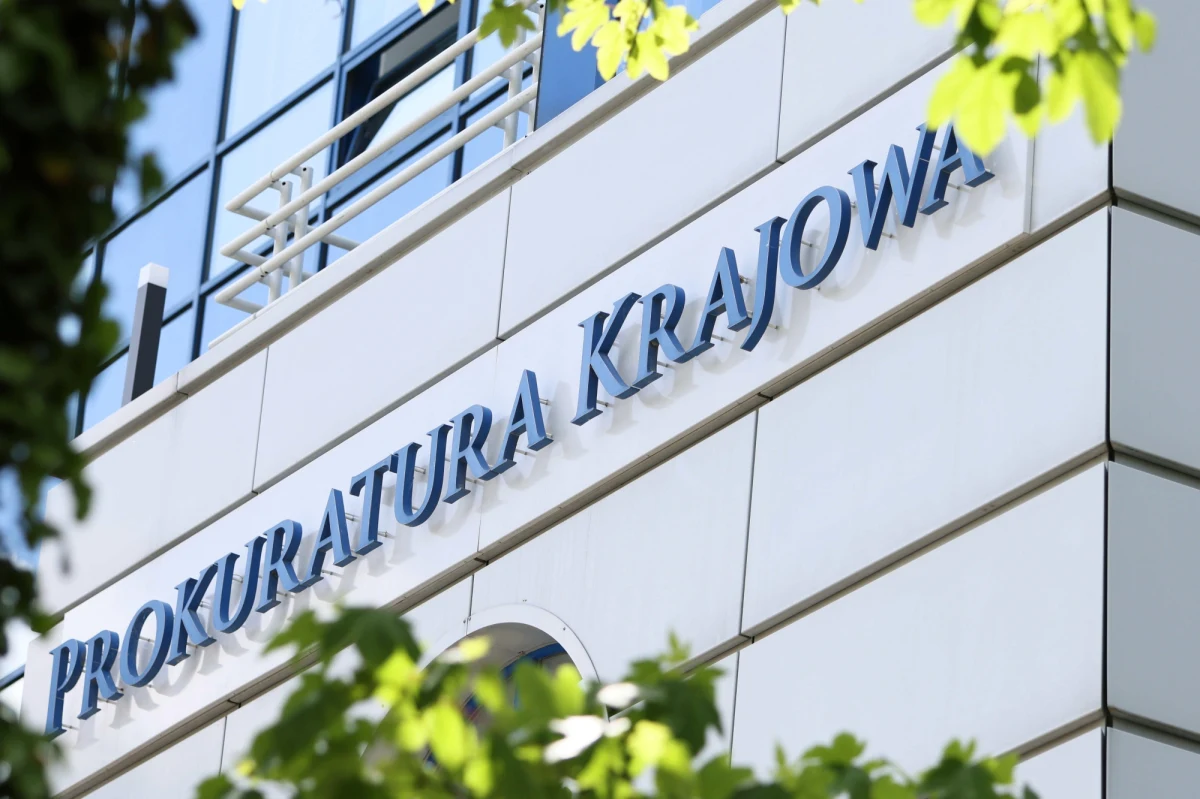 Prokuratura Krajowa upubliczniła wieczorem na swojej stronie internetowej protokoły dotyczące relacji wspólnika Marka Falenty - Marcina W., organizatora tzw. afery podsłuchowej. Ujawnienie tych materiałów zapowiadał we wtorek prokurator generalny Zbigniew Ziobro. Decyzja śledczych to konsekwencja ostatnich zarzutów Donalda Tuska, który twierdził, że prokuratura celowo pomija rosyjskie wątki śledztwa.