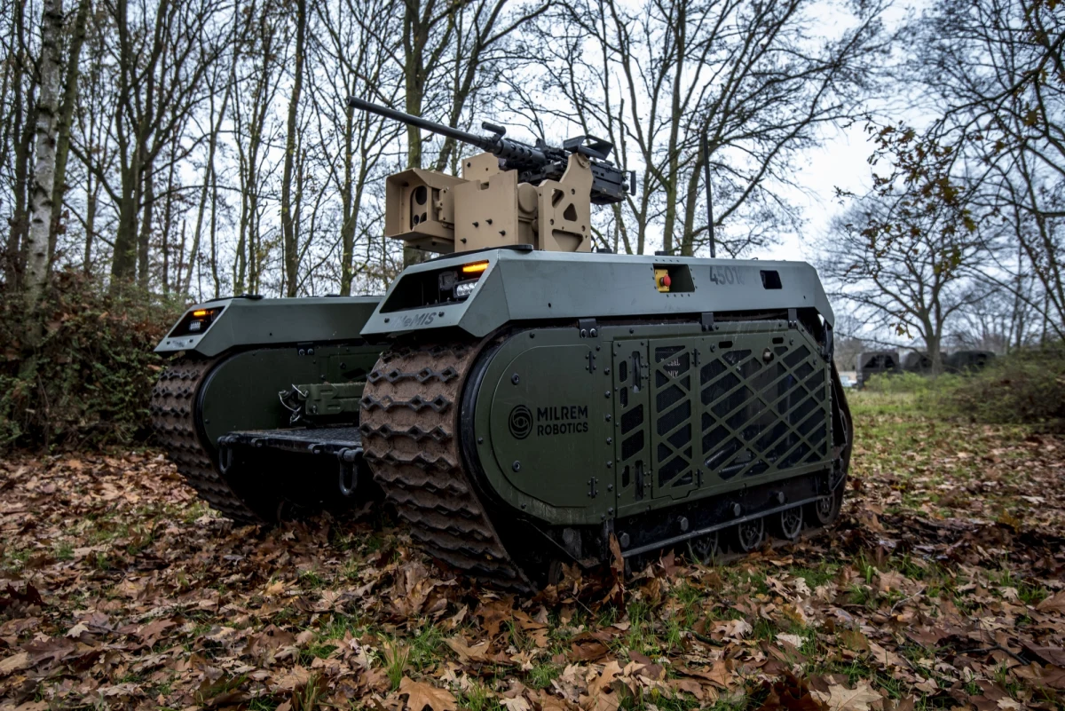 Sojusz Północnoatlantycki po raz pierwszy rozmieścił cztery uzbrojone roboty na Litwie w pobliżu granicy z Rosją. Zrobił to w ramach programu manewrów NATO, który ma „rozwinąć i udoskonalić" jego doktrynę - podaje hiszpański dziennik „El Confidencial”.