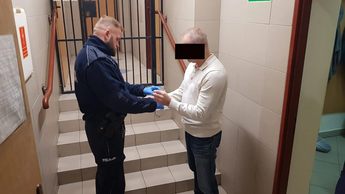 Główny podejrzany w aferze SKOK Piotr P. został zatrzymany w Warszawie przez śródmiejskich policjantów. Wpadł w jednym z apartamentów w mieście. 