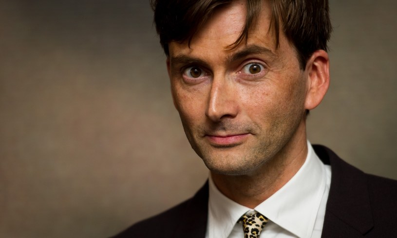 David Tennant, gwiazdor serialu "Doktor Who" wyznał w podcaście "Acting for Others Presents…", że niegdyś starał się o rolę w serii o Jamesie Bondzie. Dowiedział się nawet, że był brany pod uwagę, lecz ostatecznie producenci wybrali innego aktora.