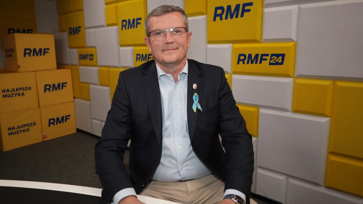 "Uważam, że (fundusze spójności - red.) są zagrożone i - podobnie jak z Krajowym Planem Odbudowy - piłka leży po stronie panów i pań z PiS-u" - powiedział senator Koalicji Obywatelskiej Marcin Bosacki w Popołudniowej rozmowie w RMF FM. Gość Piotra Salaka mówił również m.in. o wniosku w sprawie utworzenia sejmowej komisji śledczej dotyczącej tzw. afery podsłuchowej i o tym, kiedy powstanie raport w kierowanej przez niego senackiej komisji nadzwyczajnej ds. Pegasusa.