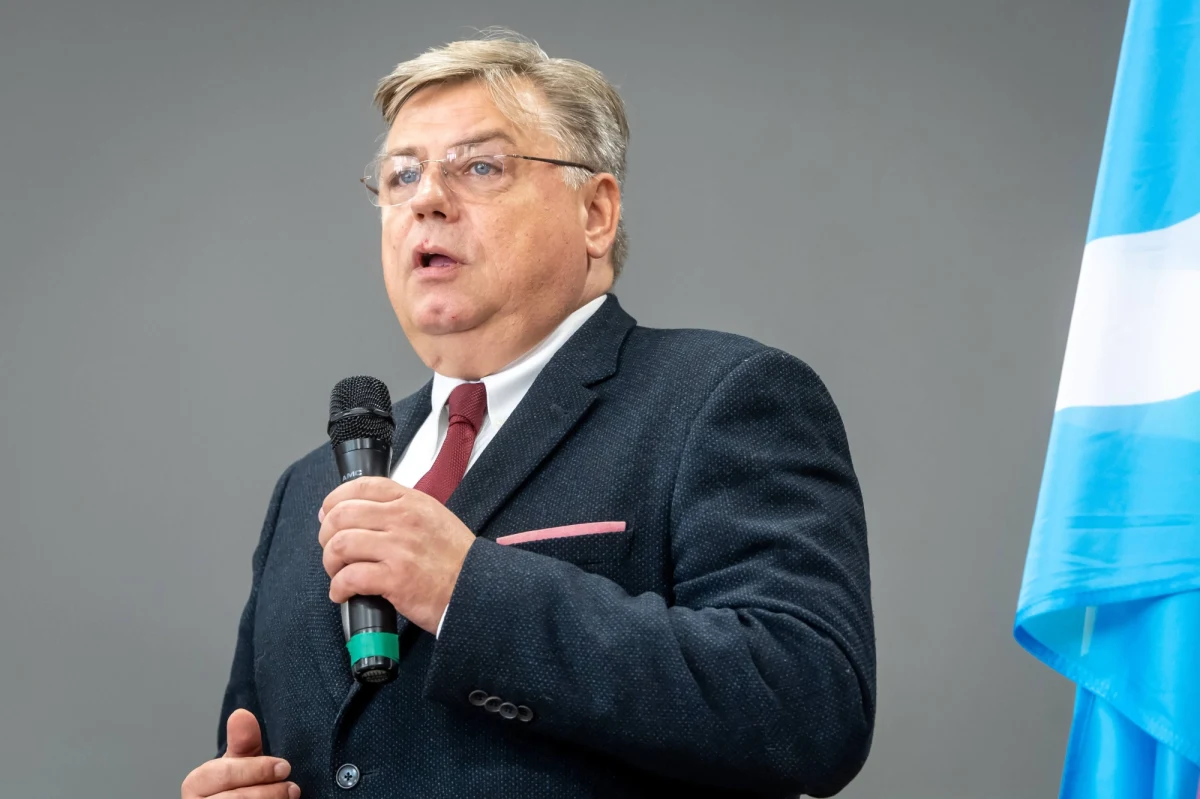 Niemcy chciałyby zrezygnować z solidarności europejskiej. Obawiają się, że w przypadku wprowadzenia maksymalnych cen na gaz dla odbiorców końcowych, to oni będą najwięcej dopłacać – ocenił europoseł PiS Kosma Złotowski w rozmowie 7 pytań o 7:07 w Radiu RMF24. Według niego jednak, to na Niemczech spoczywa odpowiedzialność za uzależnienie od dostaw gazu z Rosji.