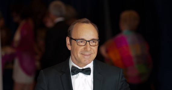 ​Ława przysięgłych sądu w Nowym Jorku uznała w czwartek, że amerykański gwiazdor filmowy Kevin Spacey nie jest winien napaści seksualnej na Anthony'ego Rappa w roku 1986, w czasie, gdy ten miał 14 lat. Sędzia federalny Lewis Kaplan formalnie oddalił sprawę.