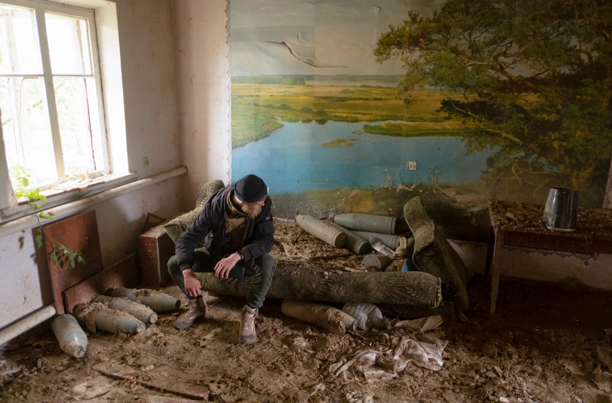 "Potrzeby humanitarne w Ukrainie nie maleją, szczególnie na wschodzie kraju, w rejonie najbardziej intensywnych walk. Dziś żadne miasto w Ukrainie nie jest bezpieczne" – powiedział szef misji Polskiej Akcji Humanitarnej (PAH) w Ukrainie Jimmy Tuhaise.