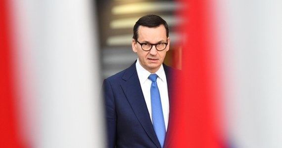 "Dyskusje zakończyliśmy dobrymi dla Polski konkluzjami" - powiedział premier Mateusz Morawiecki, podsumowując porozumienie unijnych przywódców w sprawie planu obniżenia cen energii.