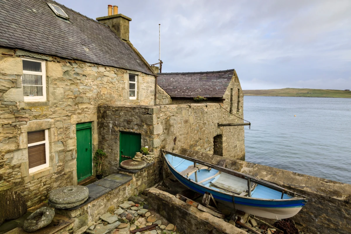 Uszkodzenia dwóch podmorskich kabli, które poważnie zakłóciły komunikację na archipelagu Szetlandów - będącym najbardziej na północ wysuniętą częścią Wielkiej Brytanii - zostały prawdopodobnie spowodowane przez statki rybackie. Taki oświadczenie wydał operator kabla.