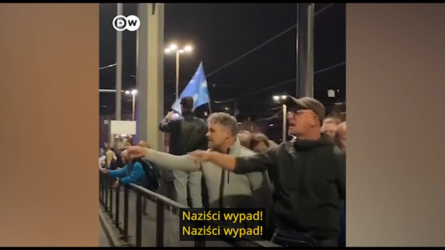 Poniedziałkowe demonstracje przeciwko rządowi odbywają się regularnie w wielu wschodnioniemieckich miastach. Wcześniej ich krytyka wymierzona była przeciwko polityce migracyjnej rządu i walce z koronawirusem. Teraz demonstranci krytykują politykę energetyczną państwa i chcą solidarności z Rosją.