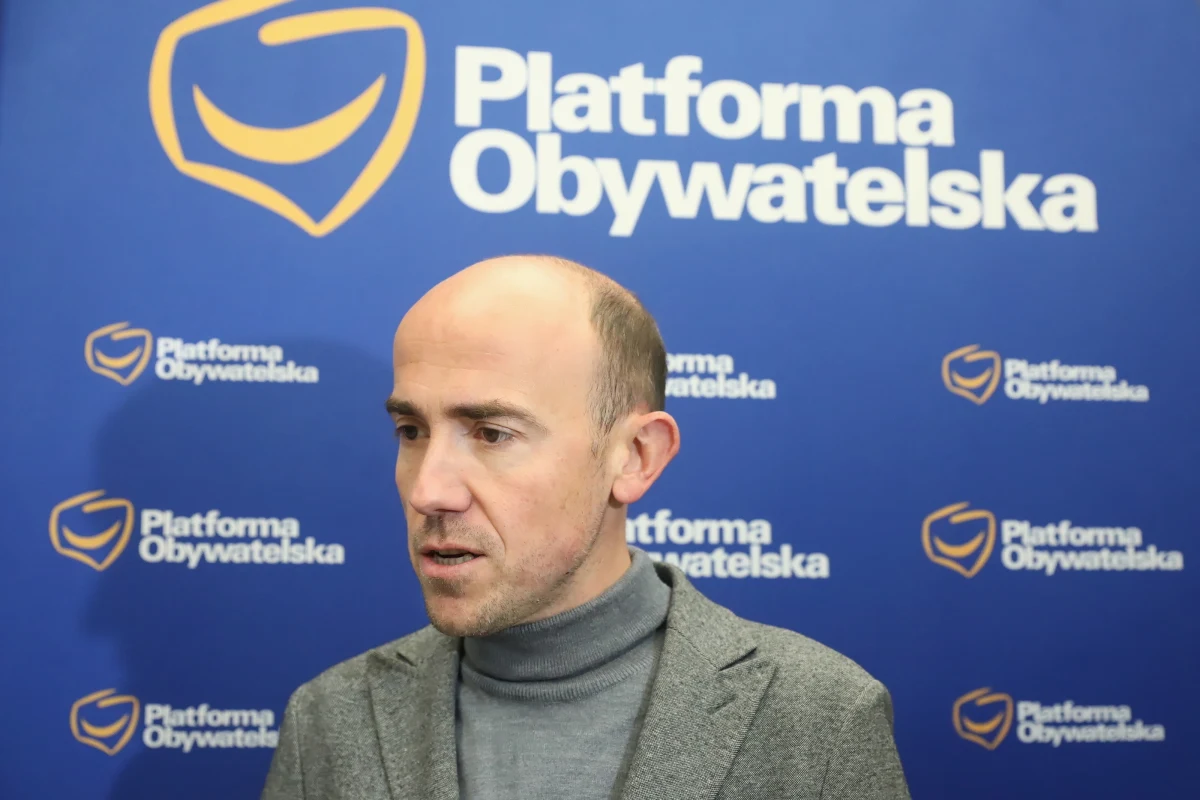 Klub Koalicji Obywatelskiej złożył w Sejmie wniosek o powołanie komisji śledczej w sprawie tzw. afery podsłuchowej, obejmujący okres od 1 lipca 2013 r. do 20 października 2022 r. O konieczności powołania komisji mówił w tym tygodniu lider Platformy Obywatelskiej Donald Tusk.