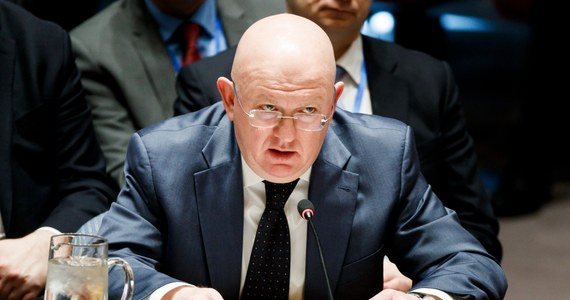 ​Ambasador Rosji przy ONZ Wasilij Nebenzia wyszedł w piątek z sali posiedzeń Rady Bezpieczeństwa po tym, jak oświadczył, że nie wysłucha przemówienia ukraińskiego przedstawiciela Serhija Kysłycy - podała agencja Ukrinform.