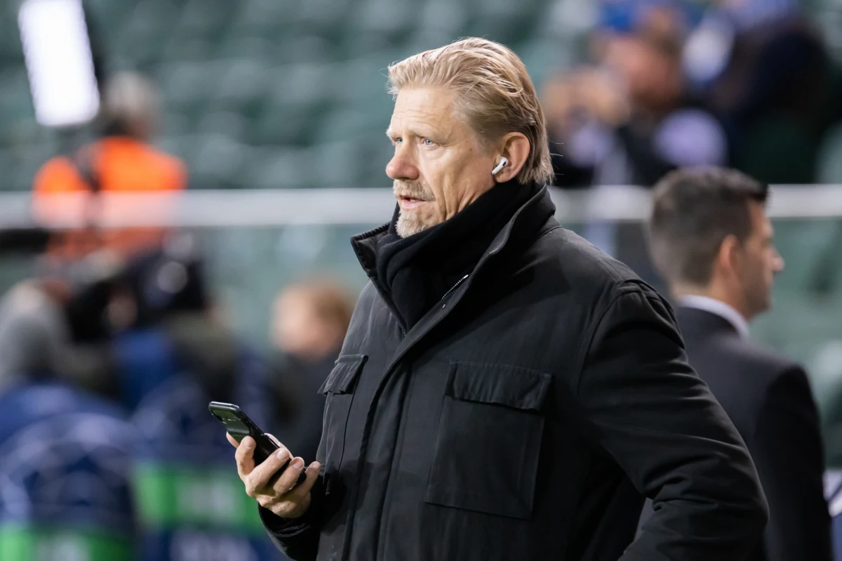 Z ostrą krytyką musi mierzyć się były duński bramkarz Peter Schmeichel. Wielu osobom nie podoba się to, że legendarny zawodnik będzie ekspertem katarskiej telewizji podczas piłkarskich mistrzostw świata.