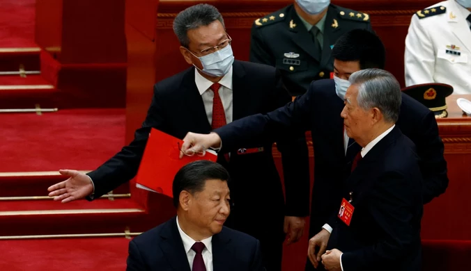 Były prezydent Chin wyproszony z sali podczas zjazdu partii komunistycznej