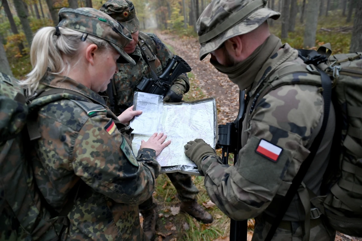 Żołnierze niemieckiego Heimatschutz i 142. batalionu lekkiej piechoty 14. Zachodniopomorskiej Brygady Obrony Terytorialnej szkolą się na poligonie Jägerbrück w okolicy miejscowości Torgelow. Polsko-niemieckie ćwiczenia potrwają do niedzieli. 