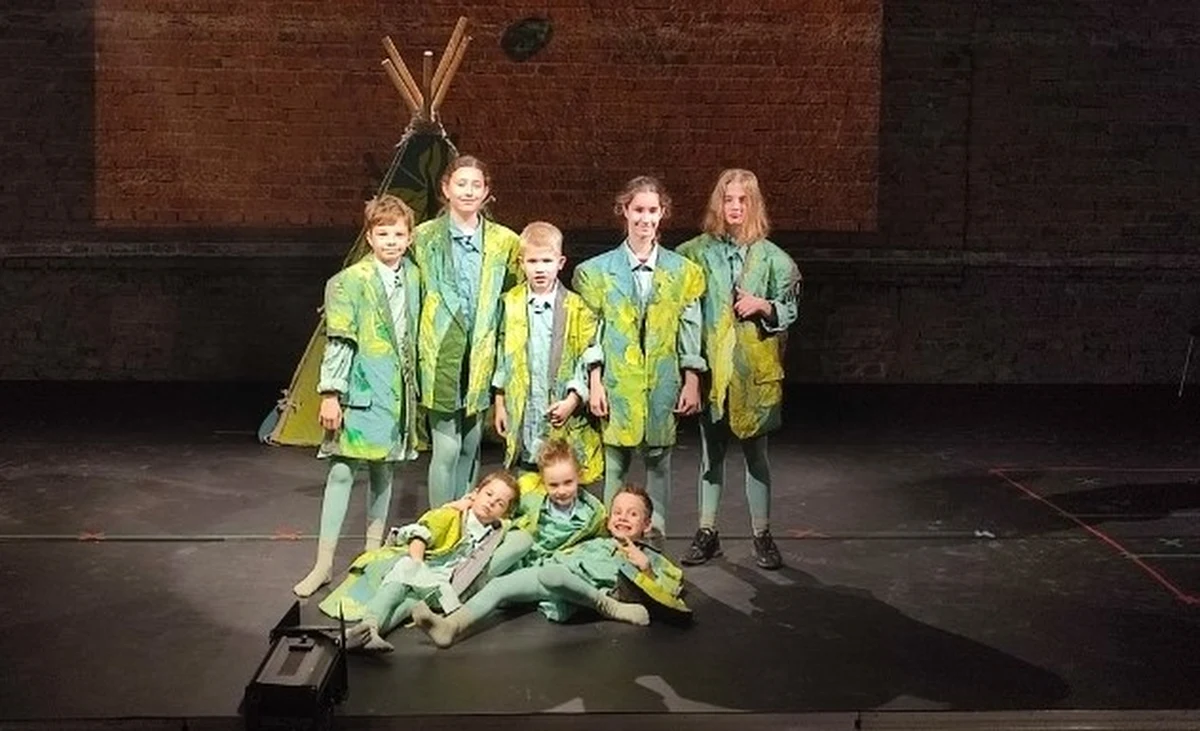 W weekend Gdańsku premierę miała "Niema opera vol. 2". To niezwykły spektakl odgrywany w dwóch językach: polskim języku migowym i tym zwykłym, mówionym. Na scenie występują wspólnie osoby głuche, niedosłyszące i słyszące. Celem „niemej opery” jest integracja, ale także promocja polskiego języka migowego. 