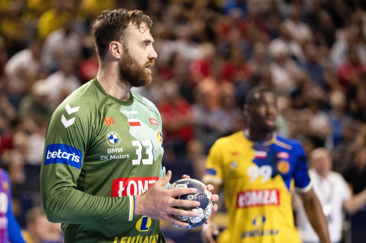 ​Piłkarze ręczni Łomży Industrii Kielce wygrali w saudyjskim Dammam z egipskim Al Ahly 35:26 (16:13) i zajęli trzecie miejsce w 15. edycji Super Globe, imprezy uznawanej za klubowe mistrzostwa świata. Najskuteczniejszy w kieleckiej drużynie był zdobywca ośmiu bramek Nicolas Tournat.