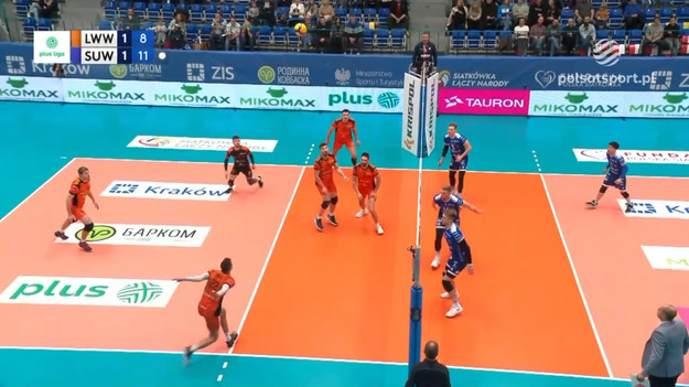 Skrót meczu 5. kolejki PlusLigi Barkom Każany Lwów - MKS Ślepsk Malow Suwałki 1:3 (25:20, 22:25, 18:25, 16:25).