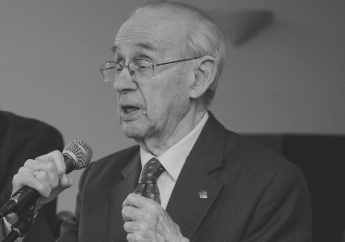 Zmarł profesor Marian Fuks. Był historykiem i muzykologiem - poinformował w niedzielę na Facebooku Teatr Żydowski. Marian Fuks przez wiele lat pracował w Żydowskim Instytucie Historycznym, gdzie zajmował się m.in. historią Żydów w Warszawie - dodano.